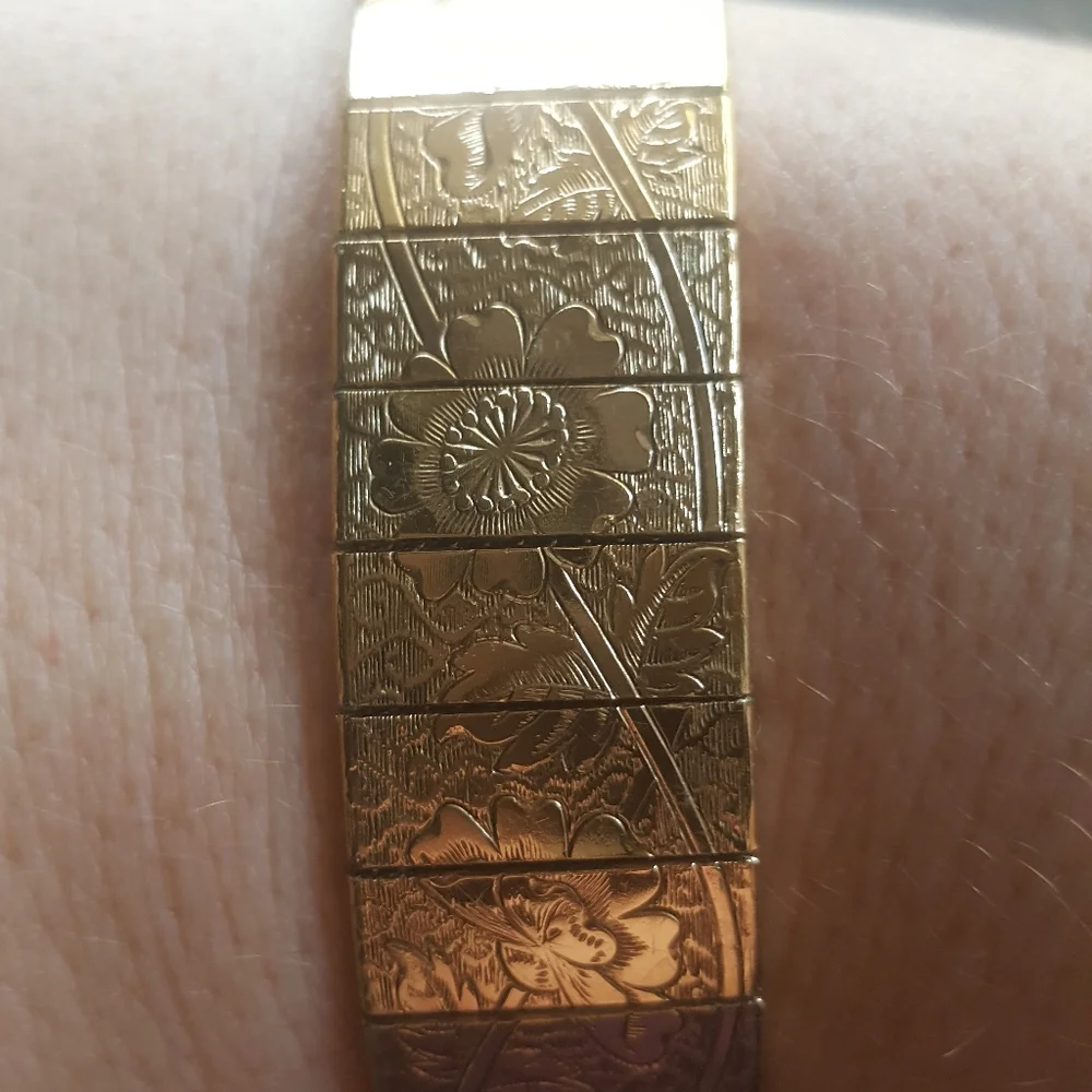 Beautiful Engraved Floral Mesh Panel Link Vintage Bracelet - Picture 5 of 6